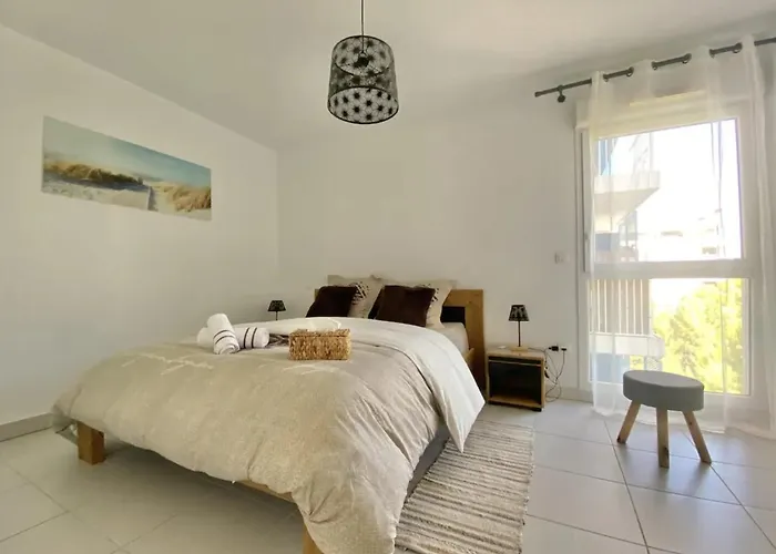 Bright Apartment With Balcony